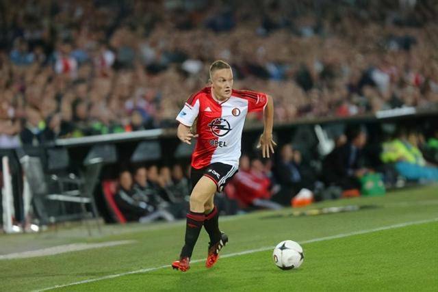 世界杯-姆巴佩失点传射伤退+登贝莱破门 法国2-0摩洛哥